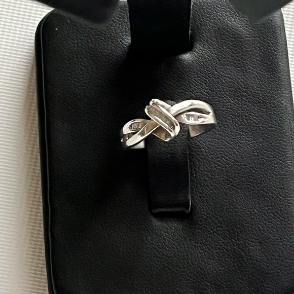 925 Sterling Silver Vintage Genuine Diamond Ring - Picture 7 of 11